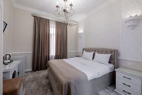 Hotel Billuri Sitora