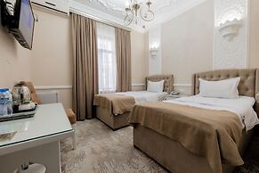 Hotel Billuri Sitora