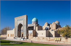 Hotel Billuri Sitora