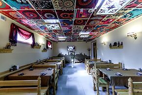 Hotel Billuri Sitora