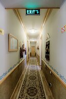 Hotel Billuri Sitora