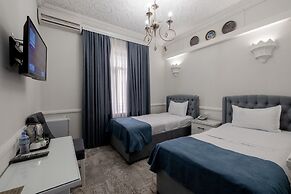 Hotel Billuri Sitora