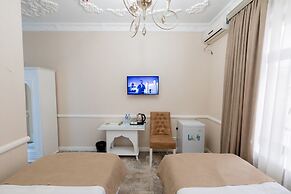 Hotel Billuri Sitora