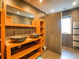 Farmhouse in Noardburgum With Sauna and Hottub