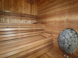 Farmhouse in Noardburgum With Sauna and Hottub