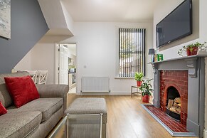 Platform Fishing Quarter Apartments