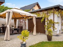 Apartment With Fenced Garden in Faid