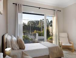 Spacious Villa in Salir de Mato With Private Pool, Terrace