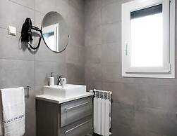 Spacious Villa in Salir de Mato With Private Pool, Terrace