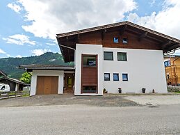 Cosy Apartment in Muhlbach With Balcony