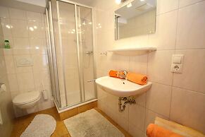Cozy Apartment in Niedernsill With Garden
