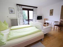 Cozy Apartment in Niedernsill With Garden