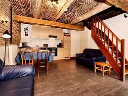 Pleasing Holiday Home in Richelle With Garden, Terrace, BBQ