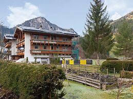 Apartment in Wald im Pinzgau With Pool