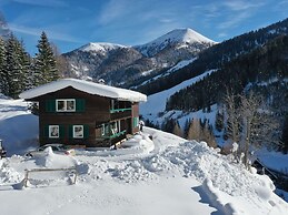 Chalet Innerkrems: Experience Pure Austria at 1,600 Meters Altitude