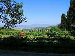Belvilla by OYO Casa La Fioraia