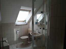 Flat in Polle Near the Forest