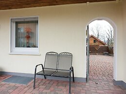 Flat in Polle Near the Forest