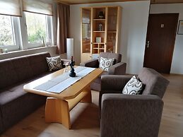 Flat in Polle Near the Forest
