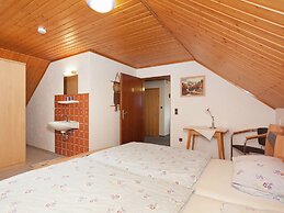 Flat in Polle Near the Forest