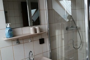 Flat in Polle Near the Forest