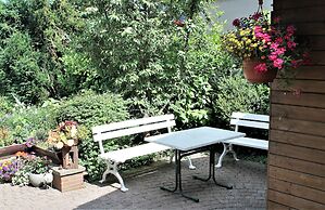 Klutz Garden Apartment