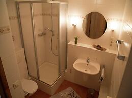 Holiday House Direct on Forest Edge for you Alone