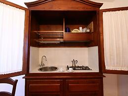 Stunning Farmhouse with Swimming Pool & Hot Tub in Umbria