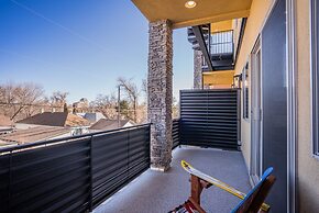 Downtown Skyline Rooftop Patio Modern Townhome