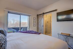 Downtown Skyline Rooftop Patio Modern Townhome