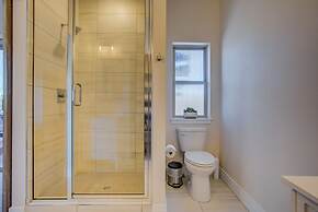 Downtown Skyline Rooftop Patio Modern Townhome