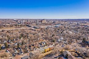Downtown Skyline Rooftop Patio Modern Townhome