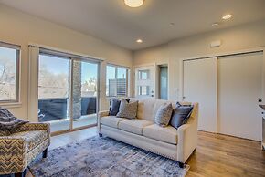 Downtown Skyline Rooftop Patio Modern Townhome