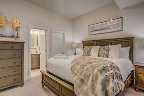 Downtown Skyline Rooftop Patio Modern Townhome