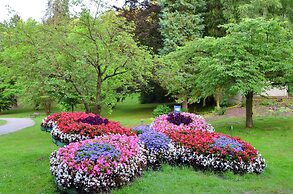 Apartment With Private Terrace in Huddinge