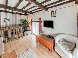 Cosy Holiday Home in Cherain near Forest