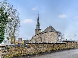 Cosy Holiday Home in Cherain near Forest