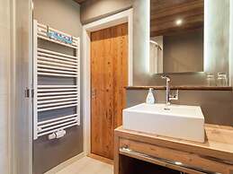 Detached Holiday Home in Ellmau Near the Ski Lift