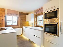 Detached Holiday Home in Ellmau Near the Ski Lift