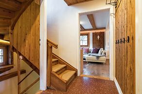Detached Holiday Home in Ellmau Near the Ski Lift