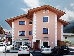 Spacious Apartment in Uderns near Ski Area