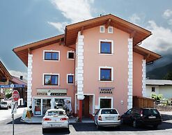 Spacious Apartment in Uderns near Ski Area