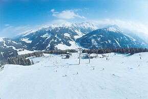 Spacious Apartment in Uderns near Ski Area