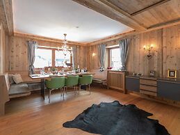 Unique Chalet in the Center of Elmau Near the Ski Lift
