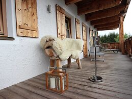 Unique & Exclusively Furnished Chalet near Ski Lift