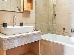 Unique & Exclusively Furnished Chalet near Ski Lift