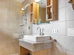 Unique & Exclusively Furnished Chalet near Ski Lift