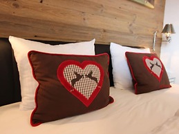 Unique & Exclusively Furnished Chalet near Ski Lift