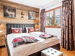 Unique & Exclusively Furnished Chalet near Ski Lift