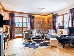 Unique & Exclusively Furnished Chalet near Ski Lift